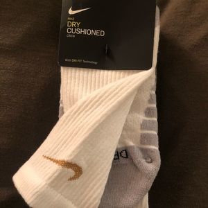 Nike dry cushioned socks size L x3 (golden swoosh)